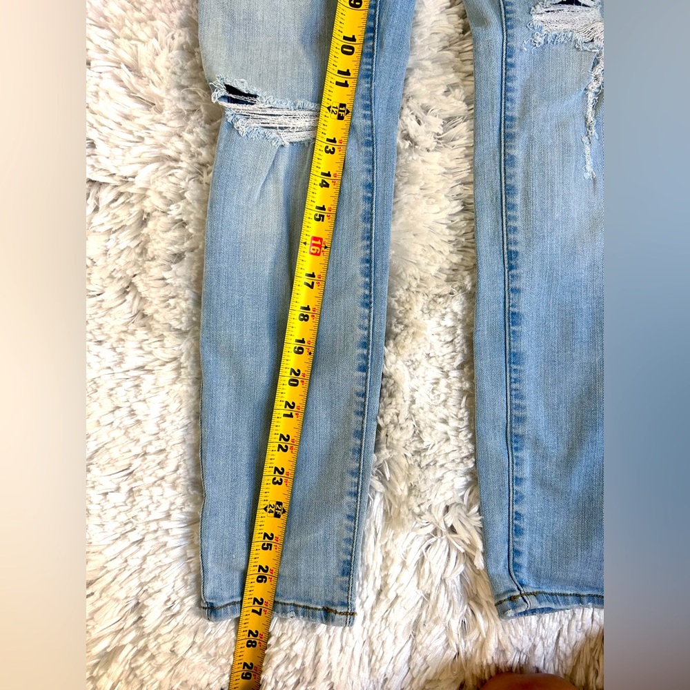 Universal Thread Ripped/Distressed Jeans - Picture 5 of 5
